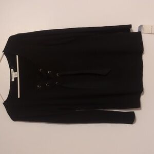 Woman Skye's the limit sz M lace front long sleeve blouse Black pull over stretc